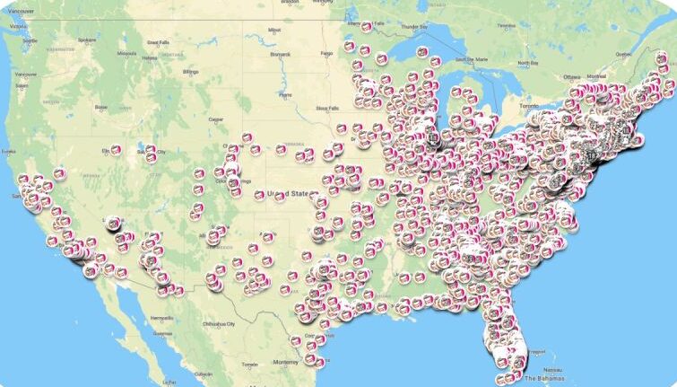 Map of the United States highlighting Dunkin store participation rates in Veterans Day 2025 offer